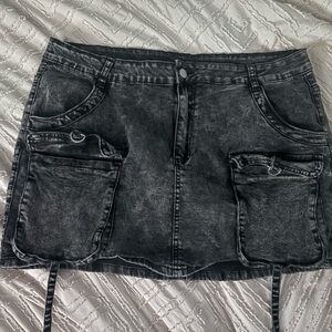 SHEIN Black Washed Denim Mini Skirt with Utility Pockets